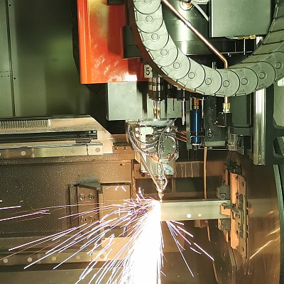 TAGLIO LASER TUBI 3D A DIODI DIRETTO 4 KW